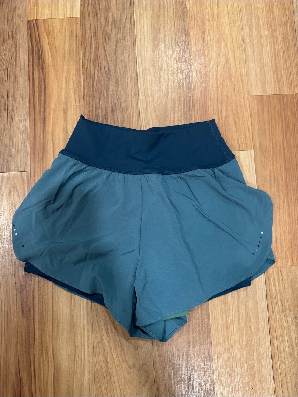 HALARA Two-Tone High-Waist Athletic Shorts in Teal and Navy